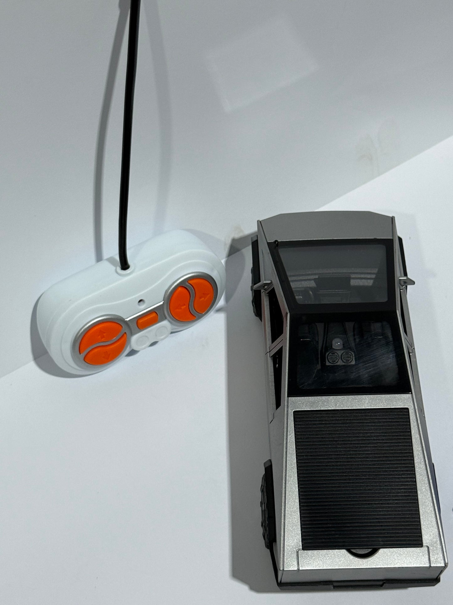 1:30 RC Tesla Electric EV Pickup Truck