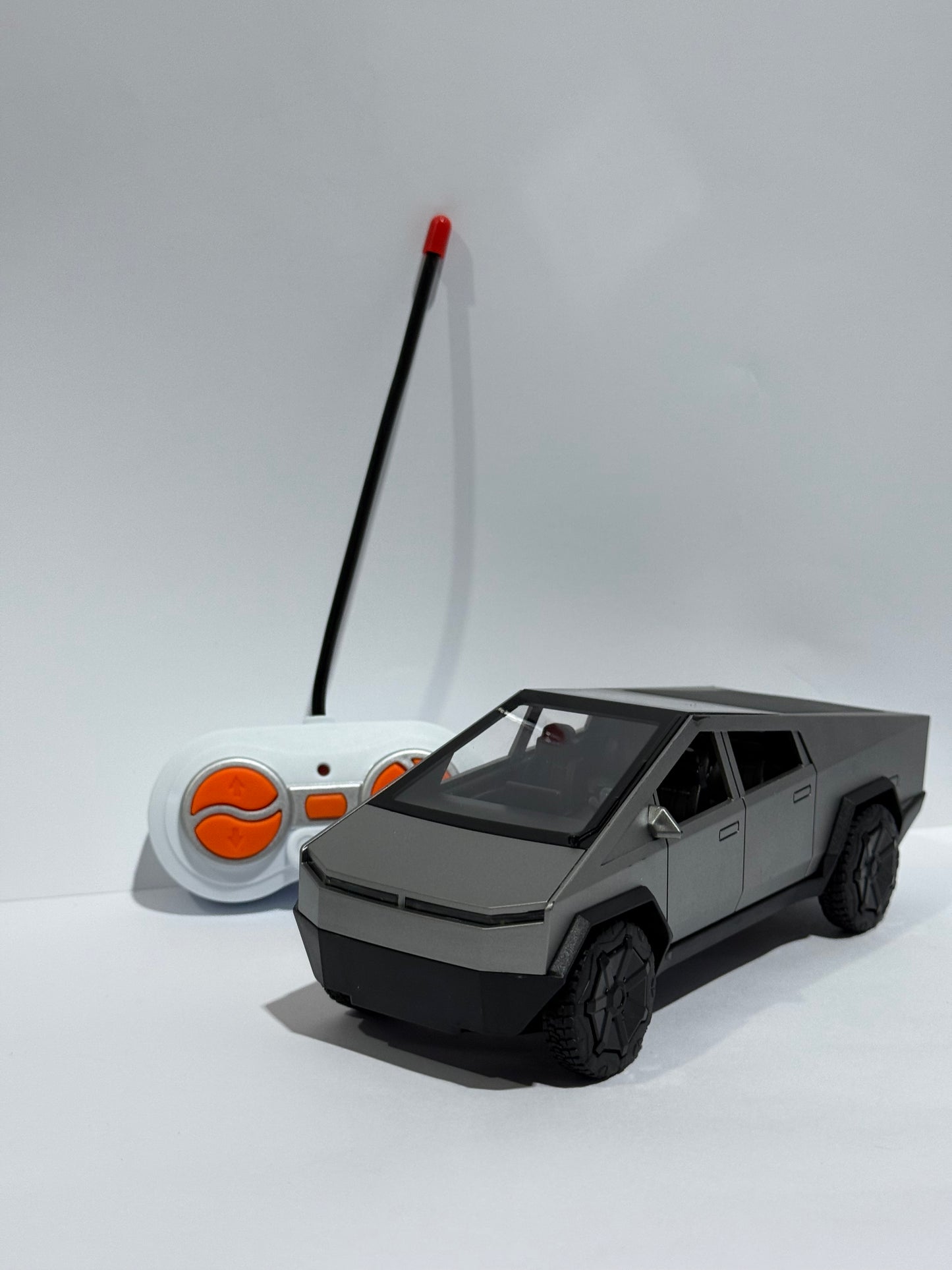 1:30 RC Tesla Electric EV Pickup Truck
