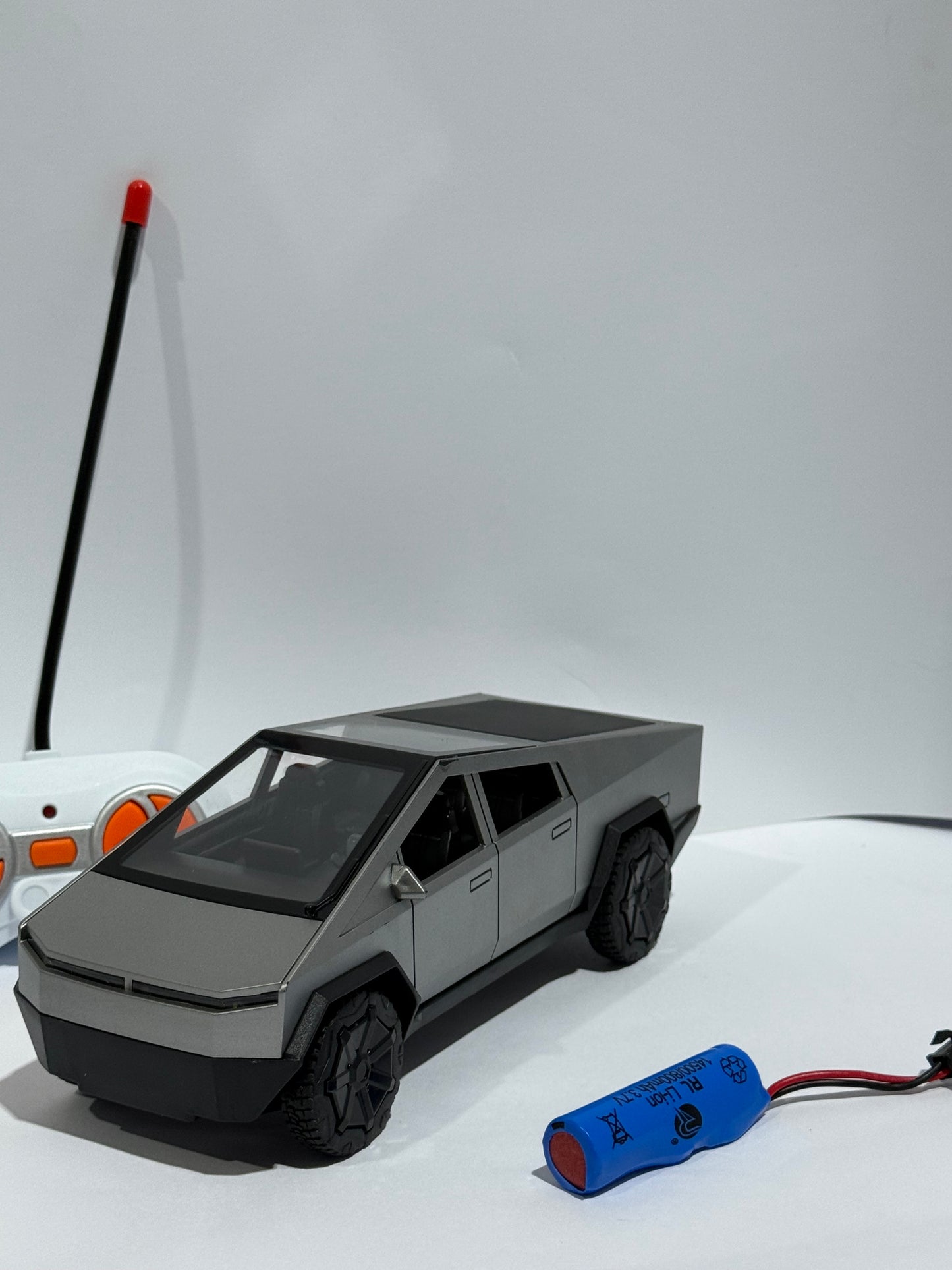 1:30 RC Tesla Electric EV Pickup Truck