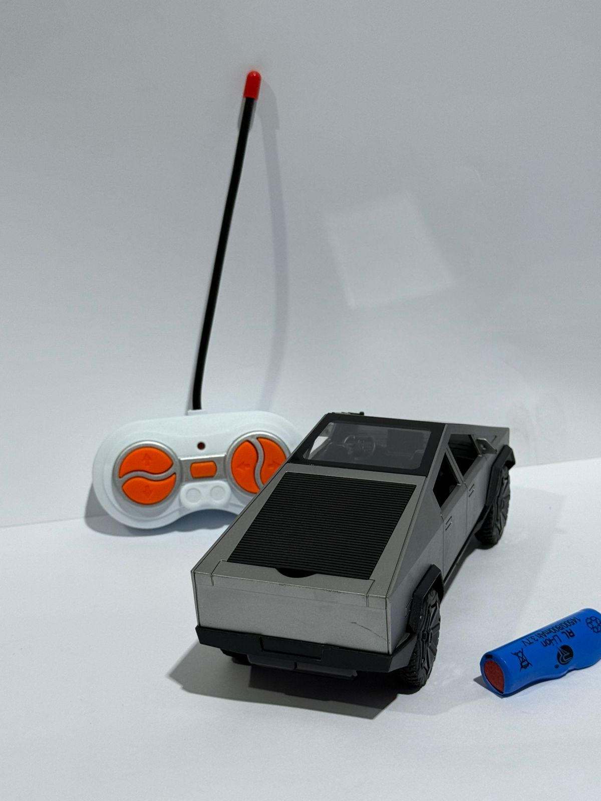 1:30 RC Tesla Electric EV Pickup Truck