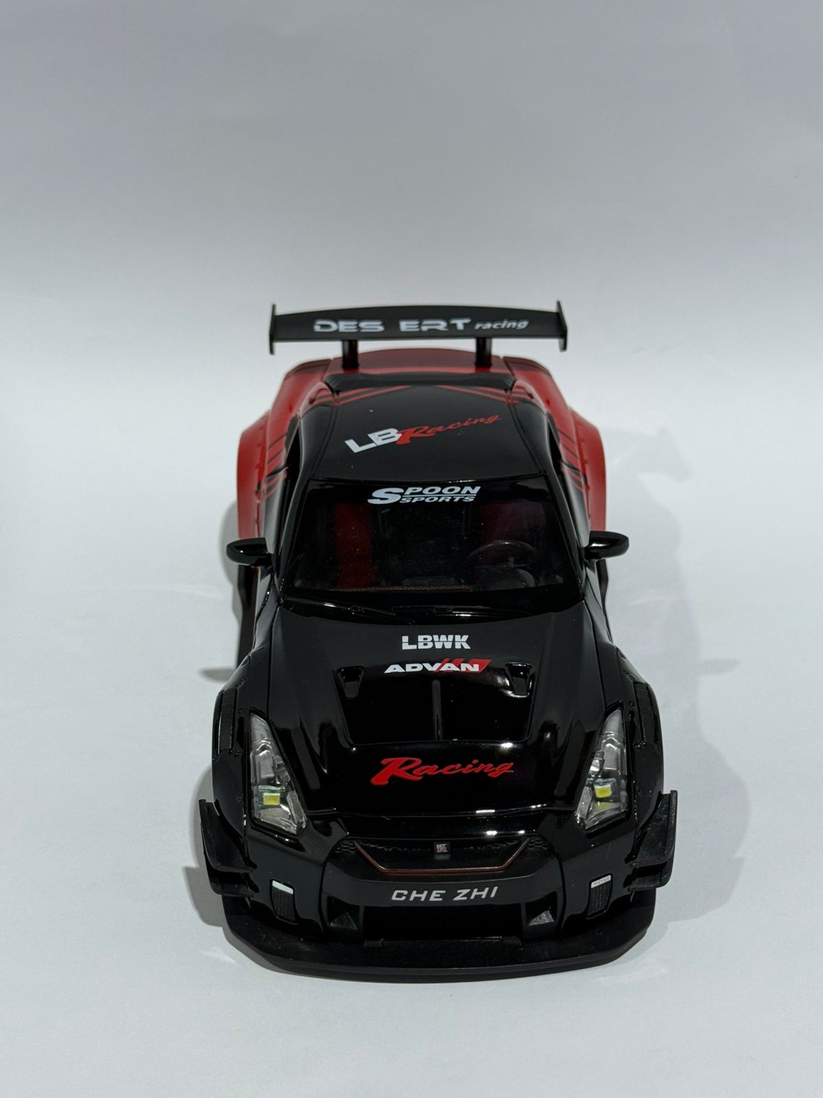 1:24 Diecast Nissan GTR R35 Model Car With Smoke