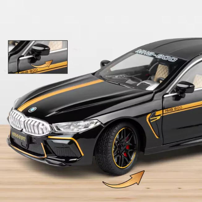 1:24 Diecast BMW M8 Model Car With Smoke